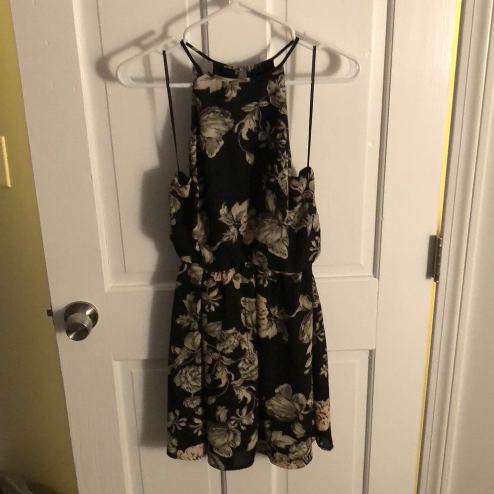 Women’s dress